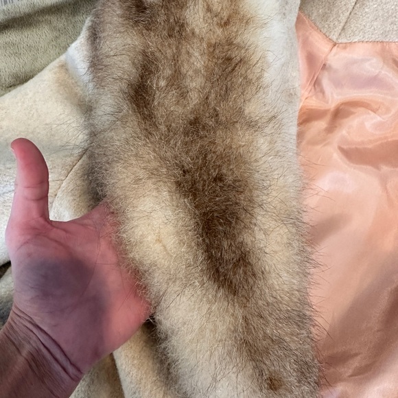 COPY - Vintage wool coat with fur trim - Picture 6 of 13